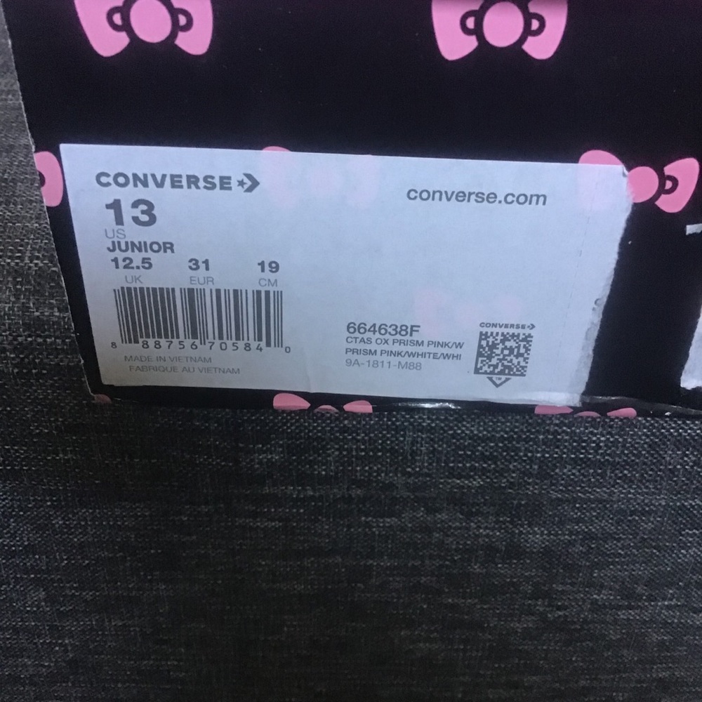Hello kitty converse - Picture 5 of 6